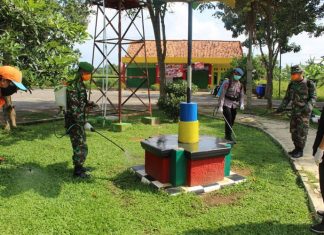 Menanggulangi Penyebaran Covid-19 Kodim 0426 & Polres Tuba Semprot Desinfektan