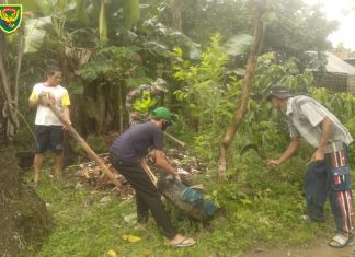 Jum’at Bersih Wujud Kesadaran Warga Dalam Menjaga Kebersihan Lingkungan, Kata Babinsa Koramil 426-03 Rawajitu.