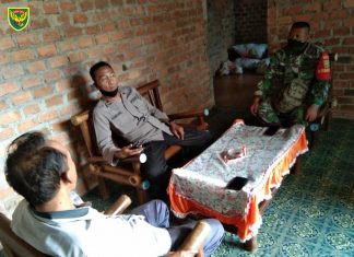 Babinsa Koramil Mesuji Sosialisasikan Himbauan Solat Idul Fitri di Rumah Saja.