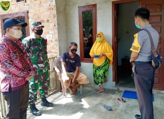 Kepala Desa, Babinsa & Babinkamtibmas Cek Warga Yang Melaksanakan Karantina Mandiri di Sungai Badak.