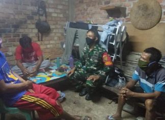 Cegah Covid-19 Babinsa Koramil 426-03 Rawajitu Anjangsana Himbau Protokol Kesehatan