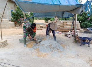 Babinsa Koramil Rawajitu Melaksanakan Komunikasi Sosisal Wujudkan Kemanunggalan TNI- Rakyat