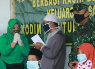 Persit KCK Kodim 0426 Serahkan Bantuan Sosial ke Ponpes Darul Furqon Banjar Agung