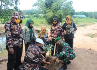 Kodim 0426 Tulang Bawang Bersama FKPPI Hijaukan Lapangan Tembak