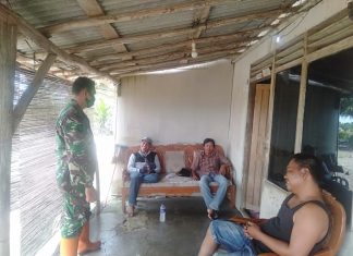 Sertu Yohanes Babinsa Koramil Rawajitu Himbau warga Jauhi Narkoba.