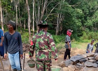 Gotong Royong Jadi Sarana Komunikasi Babinsa Dengan Warga, kata Serka Ngadino