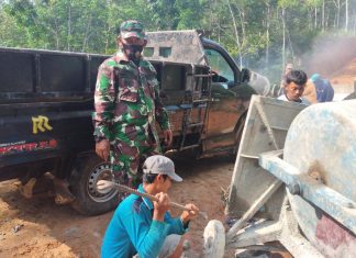 Babinsa Mesuji Menjadi Motifator Gotong Royong di Desa Harapan Jaya