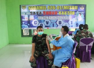 MESUJI- Seluruh anggota TNI AD di Kabupaten Mesuji menerima Vaksin Covid 19, Jum’at 5 Maret 2021.