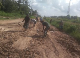 Gotong Royong Jaga Kekompakan dan Kebersamaan, kata Pelda Suyani.