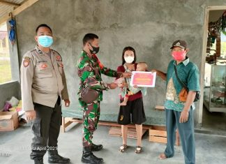 Babinsa Koramil Banjar Agung Kawal Penyaluran Bantuan Langsung Tunai Dana Desa di Penawar Jaya