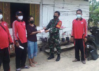 Babinsa Kodim 0426 Tuba Dampingi Penyaluran BLT-DD di Kampung Adi Jaya