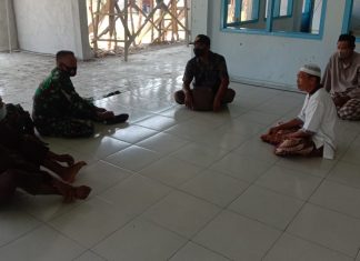Babinsa Serma Mugiyanto Himbau Warga Patuhi Prokes dan Mau di Vaksin.