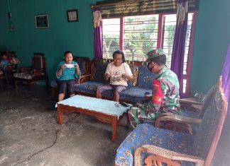 Babinsa Kampung Bumi Dipasena Utama Bergrilia Sukseskan Program Vaksin