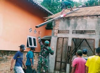 Bantu Bangun Rumah Warga,Sertu Widarsono Ingin Dekat Dengan Warga Binaan