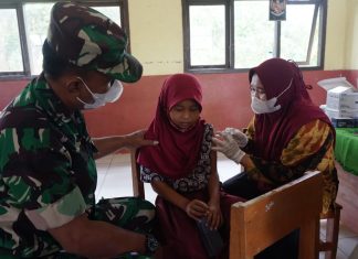 Dandim 0426/TB,Letkol Kav Joko Sunarto,S.Sos.,M.Han Tinjau Langsung Pelaksanaan Vaksinasi di SDN 02 Banjar Agung