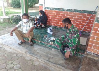 Datangi Langsung Rumah Warga Serka Waluyo Ingatkan Pentingnya Menjaga Prokes