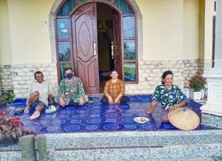 Sertu Rafinel Gandeng Tomas Setempat Agar Warga Selalu Taati Prokes
