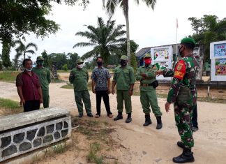 Ingatkan Prokes ke Warga Babinsa Gandeng Linmas Jadi Garda Terdepan
