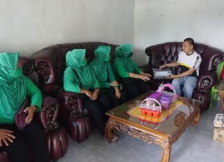 Ketua Persit KCK Cabang XLIX Kodim 0426/TB Salurkan Bantuan Pada Anak Penderita Jantung Bocor