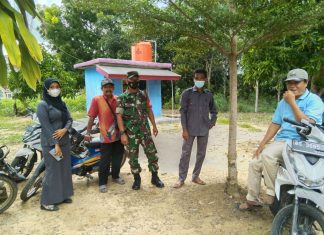 Babinsa Kampung Penawar Jaya selalu Ingatkan Masyarakat Tentang Prokes dan Bahaya Covid-19