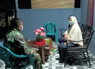 Turun Langsung ke Rumah Warga,Sertu Lilik Mudjio Minta Warga Memperketat Prokes
