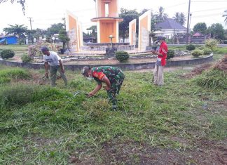 Babinsa Kampung Banjar Dewa Minta Warga Agar Tradisi Gotong Royong Tetap Dilestarikan