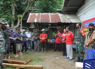 Kepedulian Koramil 426-04/BA Melaksanakan Bedah Rumah Tidak Layak Huni Milik Ibu Siti Tuminah