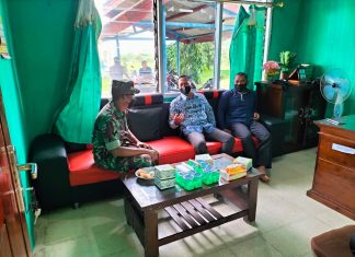 Anjangsana ke Rumah Pegawai Kecamatan Serka Heri Supriyanto Minta Warga Perketat Penerapan Prokes