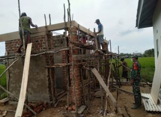 Jum’at Berkah,Sertu Johanes Gelar Gotong Royong Bersama Masyarakat Bangun Mushola