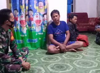 Babinsa Desa Gedung Jaya Mengajak Masyarakat Patuhi Prokes Covid-19
