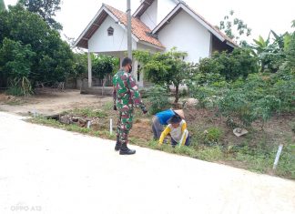 Babinsa Desa Karang Mulya Himbau Warga Menjaga Kebersihan Lingkungan