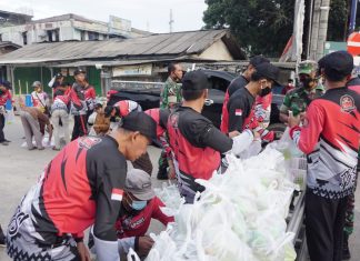 Semarak Bulan Ramadan, Dandim 0426 Tuba dan Komonitas Tuba Bike Sport Bagi Bagi Takjil Gratis di Banjar Agung
