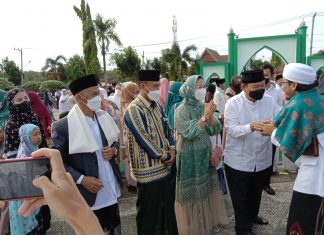 Dandim 0426/Tuba, Bersama Bupati Tulang Bawang dan Masyarakat Shalat Idul Fitri di Masjid Agung Menggala