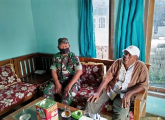 Himbauan Prokes Terus Diingatkan Oleh Serma Slamet Kepada Masyarakat