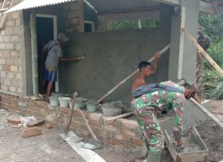 Demi Kebaikan Bersama, Serda Jumono Gelar Gotong Royong Bersama Bangun MCK