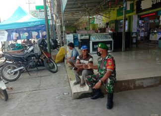 Babinsa Tri Tunggal Jaya, Terus Himbau Warga Binaanya Untuk Selalu Makai Masker
