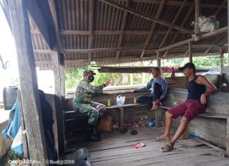 Melalui Komsos, Sertu Budiman Ajak Masyarakat Selalu Jaga Keamanan dan Ketertiban Desa