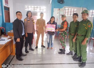 Pastikan Berjalan Lancar, Babinsa Purwajaya Dampingi Penyaluran BLT-DD