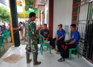 Cegah Penyakit DBD, Babinsa dan Aparatur Desa Ajak Masyarakat Berantas Sarang Nyamuk