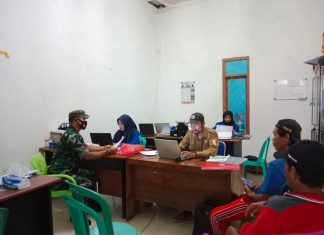 Jalin Silaturahmi, Babinsa Gelar Komsos Dengan Perangkat Desa
