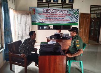 Laksanakan Komsos, Serka Susilo Ingatkan Warga Tentang Kebersihan Lingkungan