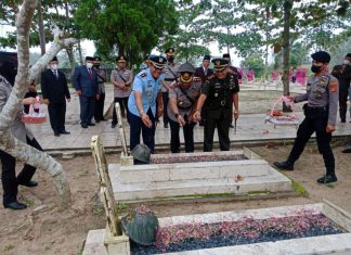 Dandim 0426 Tabur Bunga di hari jadi Bhayangkara ke-76