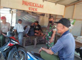 Melalui Komsos, Serma Slamet Ingatkan Prokes dan Vaksin Booster