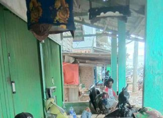 Komsos, Babinsa Koramil 426-03/Rwj Himbau Warga Untuk Vaksin Dosis Tiga Atau Booster