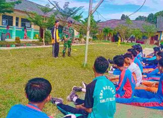 Babinsa Koramil 426-03/Rwj, Latih Paskibra Tingkat Kecamatan