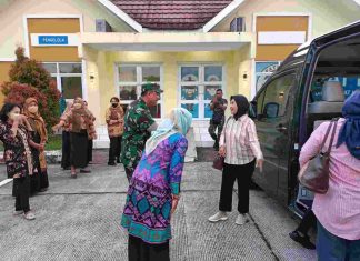 Komandan Kodim 0426 Tuba dan Persit KCK XLIX Sambut Pengurus Persit KCK PD II/Swj