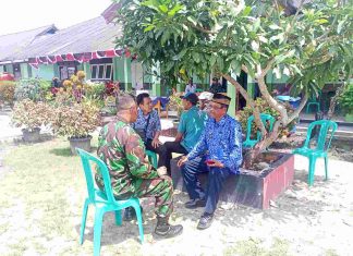 Tanamkan Rasa Cinta Tanah Air Pada Siswa, Sertu Maisi Nyambangi SMPN 01 Rawajitu