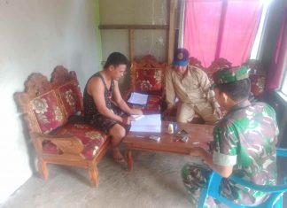 Melalui Komsos, Babinsa Koramil 426-03/Rwj Himbau Warga Untuk Tingkatkan Keamanan Wilayah
