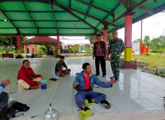 Cegah Penyebaran DBD, Serma Mugiyanto Himbau Warga Untuk Menjaga Kebersihan Lingkungan