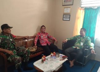 Jalin Silaturahmi, Serma Susilo Gelar Komsos Dengan Camat Penawar Tama